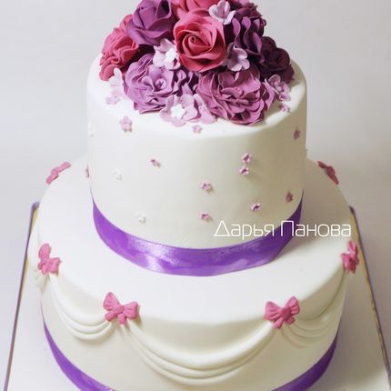 Свадебный торт с цветами, цена за 1 кг
