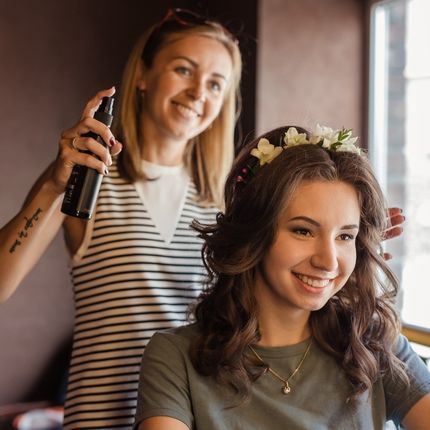 Причёска и макияж для гостей