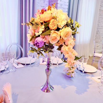 Цветочные композиции с подставками на столы гостей