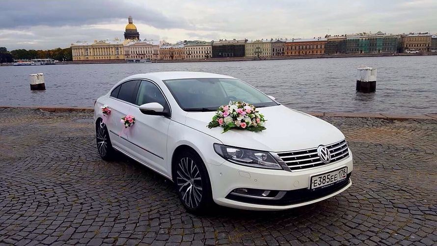 Аренда белого Passat CC с водителем на свадьбу