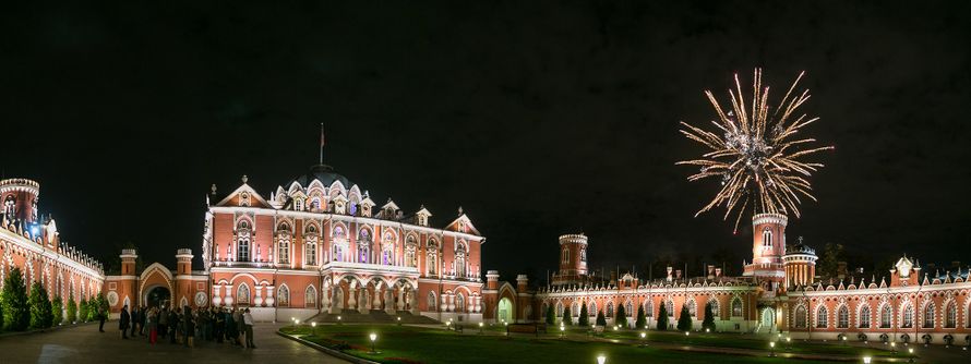 Новогодний петровский путевой дворец фото