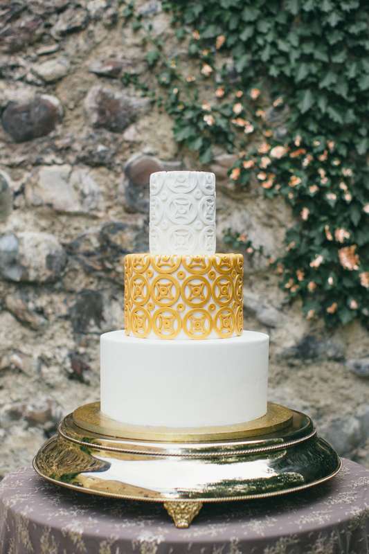 Стильный свадебный торт, для грузинской свадебной церемонии. - фото 17640764 Кондитерская Cake&Cake 