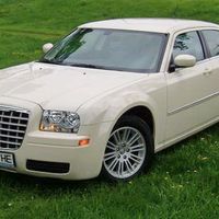 130 Chrysler 300C ванильный в аренду, 4 часа