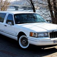 052 Лимузин Lincoln Town Car на прокат 