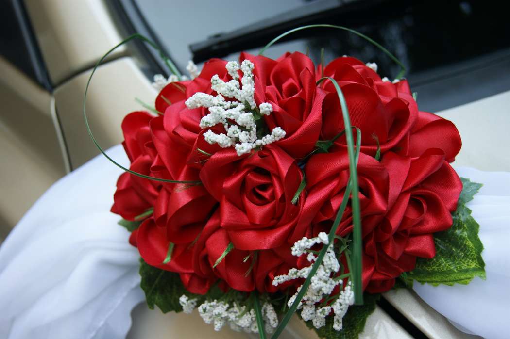Экибана из роз сделанных из красных атласных лент. - фото 821327 Творческая мастерская Елены