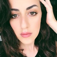 Визажист-стилист Айнада Жулай