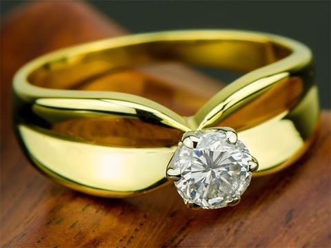 Золотое кольцо с бриллиантом 0.43 карат
